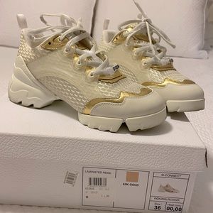 Dior D-Connect Sneakers